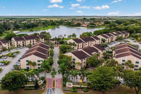 15325 SW 106 Ter 632, Unincorporated Dade County, Florida 33196, image 1