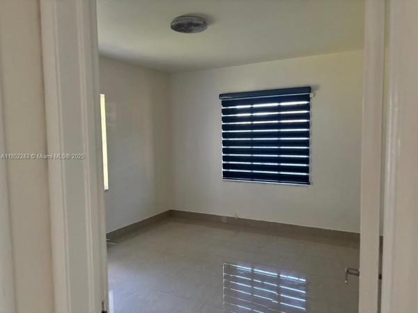 University Manor, 5740 SW 60th St, South Miami, Florida 33143, image 3