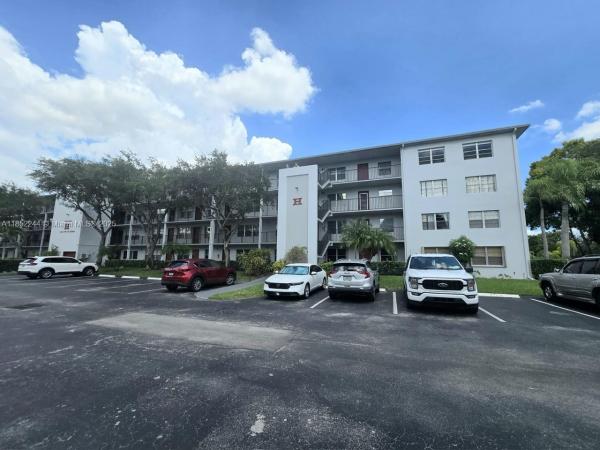 Ivanhoe At Century Village, 1401 SW 135th Ter #213H, Pembroke Pines, Florida 33027, image 1