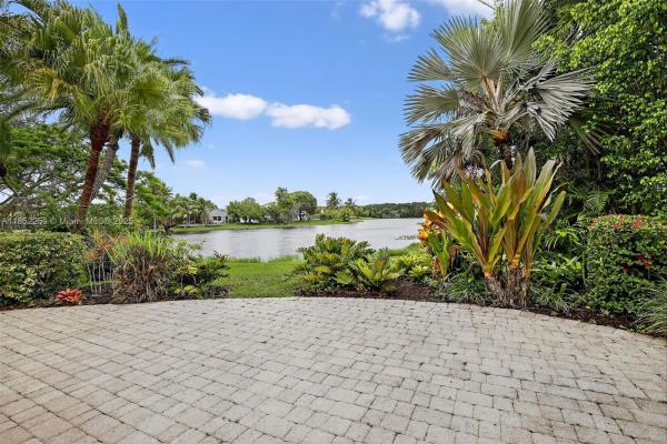 Cameron Lake, 372 Cameron Dr, Weston, Florida 33326, image 1
