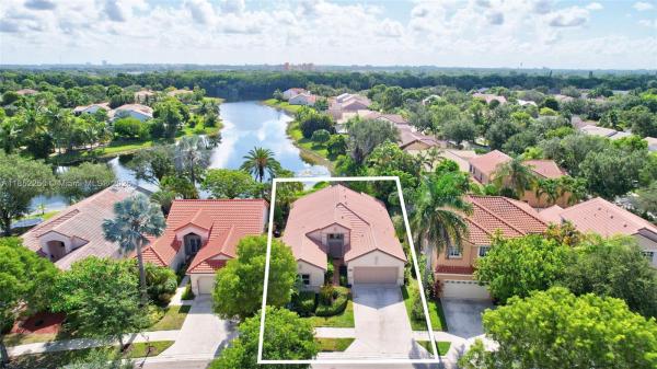 Cameron Lake, 372 Cameron Dr, Weston, Florida 33326, image 2