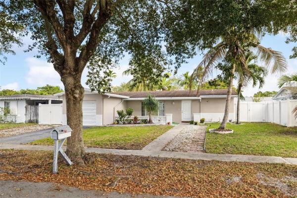 Rainbow Lakes, 9431 NW 23rd St #9431, Pembroke Pines, Florida 33024, image 1