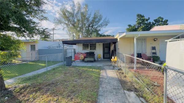 509 E 21st St, Hialeah, Florida 33013, image 1