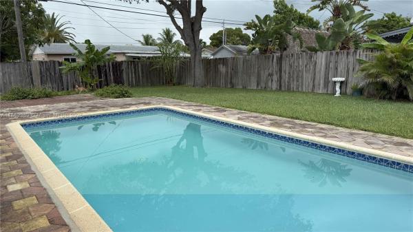 Fairway Park, 15900 SW 103rd Pl, Palmetto Estates, Florida 33157, image 2