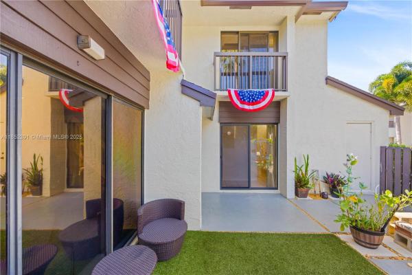 Karanda Village 1, 3651 Cocoplum Cir #34126, Coconut Creek, Florida 33063, image 2
