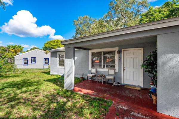 1521 NE 131st St, Miami, Florida 33161, image 1