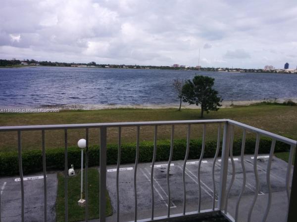 Breakwaters Of The Palm Beaches, 480 Executive Center Dr #3C, West Palm Beach, Florida 33401, image 1