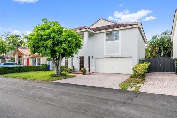 West Esplanade, 7952 NW 188th Ln, Hialeah, Florida 33015, image 2