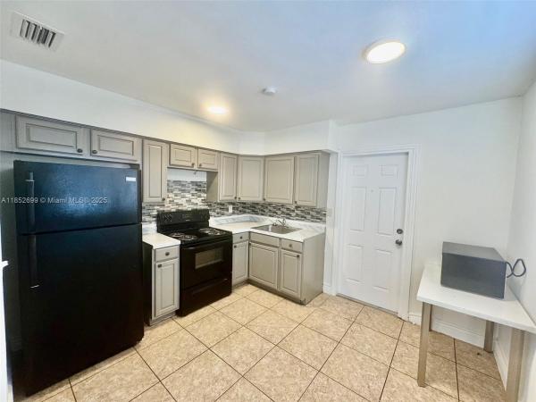 Bonie Villas, 2633 NW 9th Ave #1, Wilton Manors, Florida 33311, image 1