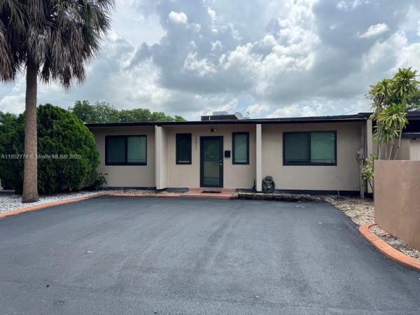 Cypress Villas, 15011 Coconut Ct #15011, Miami Lakes, Florida 33014, image 1