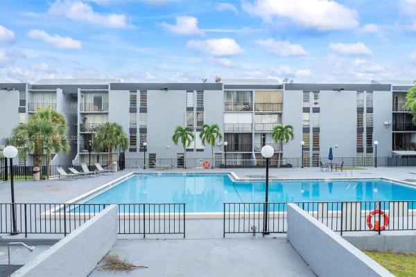 The Greens, 8841 W Flagler St #212, Fountainebleau, Florida 33174, image 3