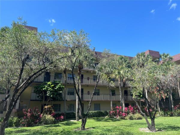 Cypress Chase North, 3301 NW 47th Ter #203, Lauderdale Lakes, Florida 33319, image 1