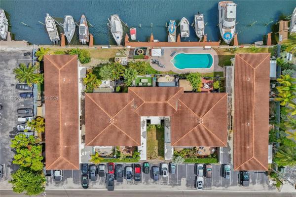 The Island Club, 1501 SE 15th St #3-5, Fort Lauderdale, Florida 33316, image 2