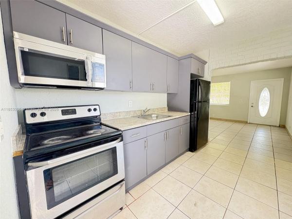 Collier City, 2443 NW 7th St, Pompano Beach, Florida 33069, image 1