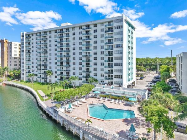 Stratford House, 2841 NE 163 St 710, North Miami Beach, Florida 33160, image 1