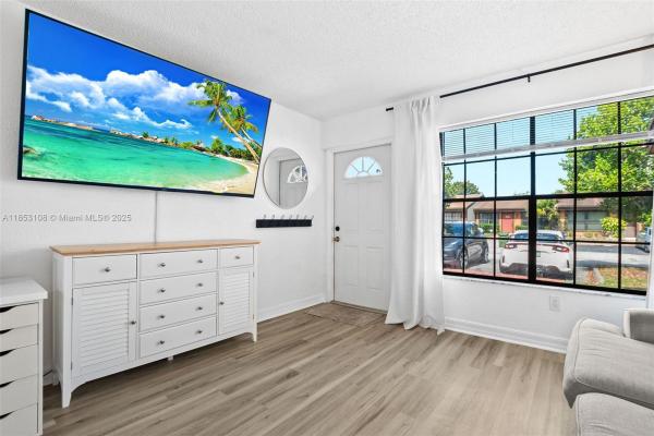 Cedarwoods At Pembroke Lakes, 2350 Oak Ct, Pembroke Pines, Florida 33026, image 2