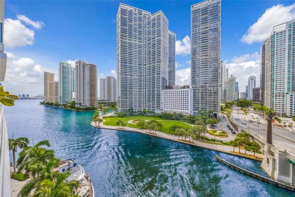 Epic Hotel & Residences, 200 Biscayne Boulevard Way 904, Miami, Florida 33131, image 1