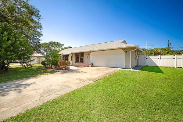 Lakewood Park, 7100 Winter Garden Pkwy, Fort Pierce, Florida 34951, image 1