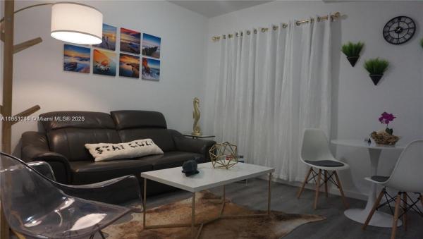 Deco, 810 7th St 107, Miami Beach, Florida 33139, image 1