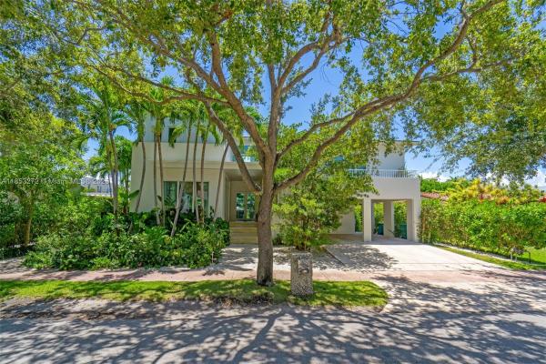 Tropical Isle Homes, 320 Woodcrest Rd, Key Biscayne, Florida 33149, image 1