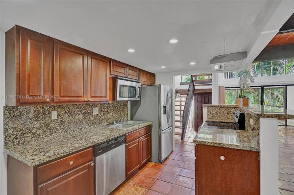 19208 NE 25th Ave #303D, Unincorporated Dade County, Florida 33180, image 1