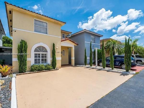 Galeria, 7211 W 24th Ave #2387, Hialeah, Florida 33016, image 1