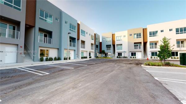2555 NE 193rd St 2224, Miami, Florida 33180, image 1