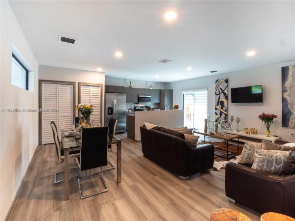 954 NW 8th St #5, Florida City, Florida 33034, image 3