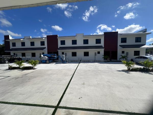 Alphaville, 936 NW 10th St #2, Florida City, Florida 33034, image 3