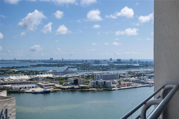 One Miami East, 335 S Biscayne Blvd #LPH-00, Miami, Florida 33131, image 1