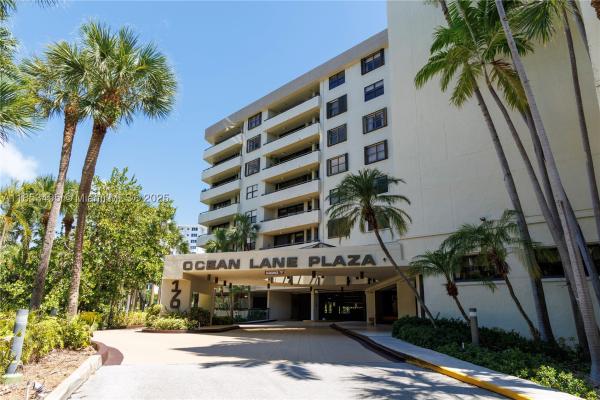 Ocean Lane Plaza, Key Biscayne, Florida 33149, image 1