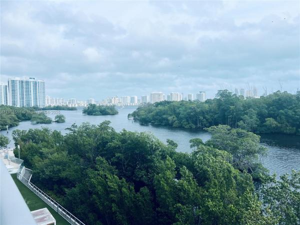 16385 Biscayne Blvd #421A, North Miami Beach, Florida 33160, image 1