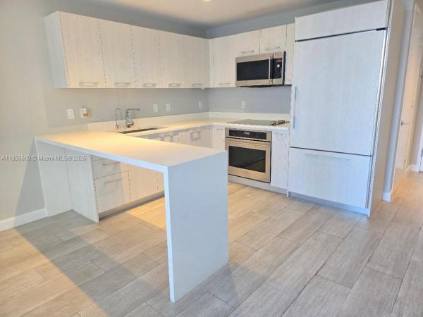 Brickell Heights East, 45 SW 9th St 2602, Miami, Florida 33130, image 1