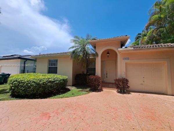 Signature Gardens, 12035 SW 126th St, Three Lakes, Florida 33186, image 2