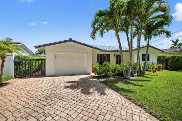 Pompano Isles, 2481 SE 15th St, Pompano Beach, Florida 33062, image 1