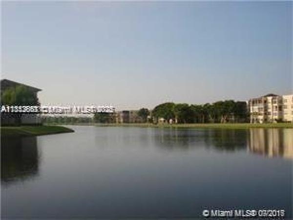 Lagoon Place, 9235 Lagoon Pl #407, Davie, Florida 33324, image 1