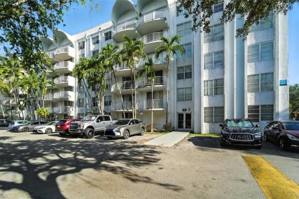 496 NW 165 Street Rd D-211, Unincorporated Dade County, Florida 33169, image 1