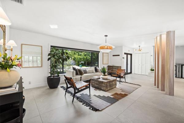 Bay Heights, 251 E Shore Dr E, Miami, Florida 33133, image 2