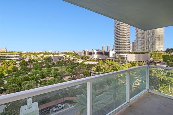 The Floridian, 650 West Ave #808, Miami Beach, Florida 33139, image 1