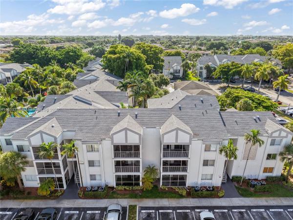 Sun Vista Gardens, 5686 Rock Island Rd #106, Tamarac, Florida 33319, image 1