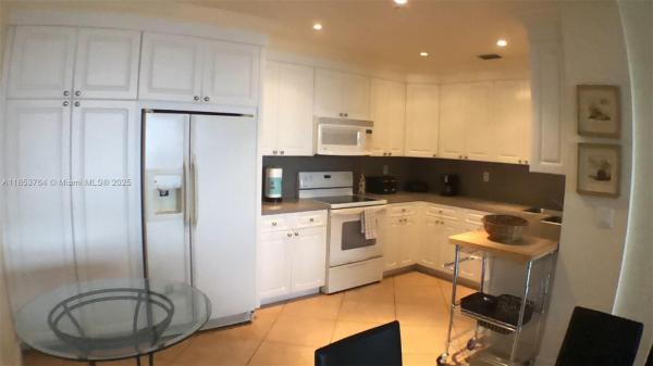 The EmeraldBay At Key Colony, 151 Crandon Blvd #833, Key Biscayne, Florida 33149, image 2