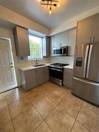 Croissant Park, 411 SW 19th St #1, Fort Lauderdale, Florida 33315, image 1