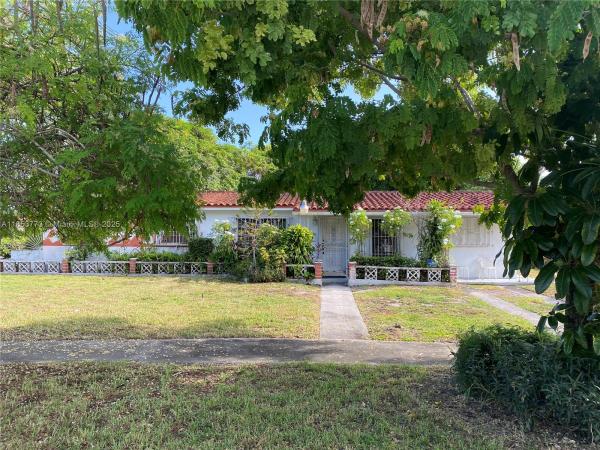 Fontainebleau Gardens, 8120 SW 10th Ter, Westchester, Florida 33144, image 3