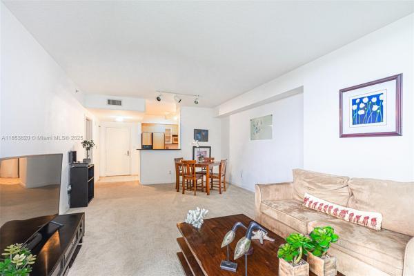 One Miami East, 335 S Biscayne Blvd #902, Miami, Florida 33131, image 1