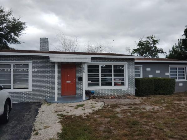 Petite, 55 NE 25th St, Wilton Manors, Florida 33305, image 1