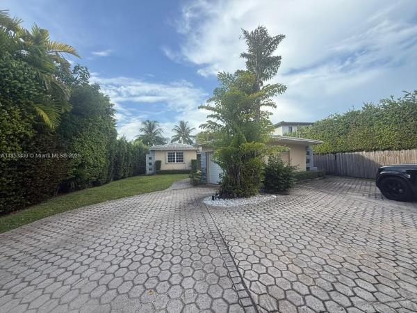 Normandy Golf Course, 700 S Shore Dr #700, Miami Beach, Florida 33141, image 1