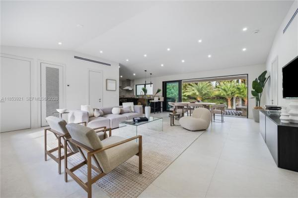 Washington Place, 899 NE 71st St, Miami, Florida 33138, image 1