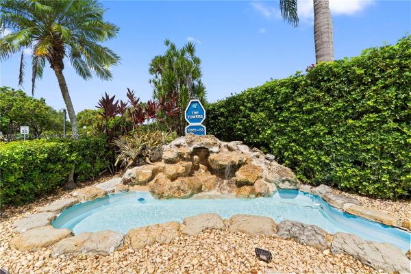 13953 Kendale Lakes Cir #305B, Unincorporated Dade County, Florida 33183, image 1
