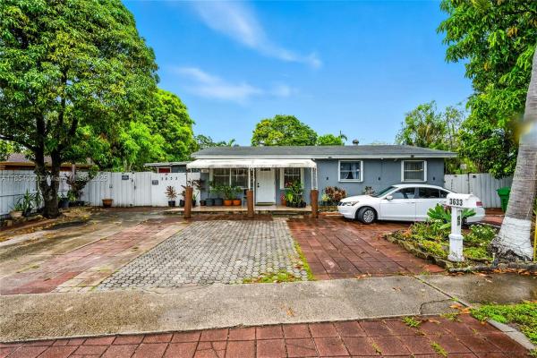 Fairfax Brolliar, 3633 SW 17th St, Fort Lauderdale, Florida 33312, image 1