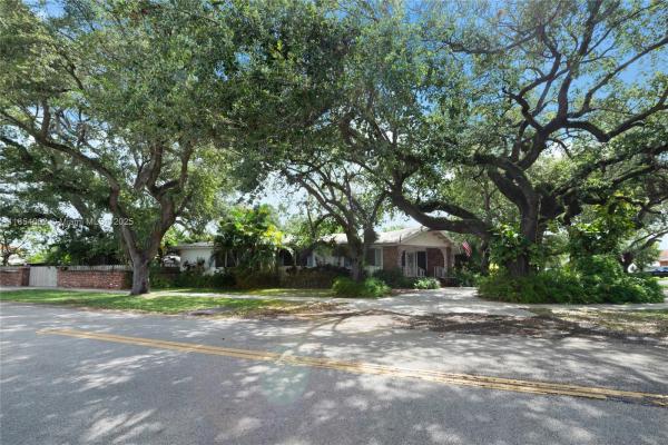 Flagami, 7895 Grand Canal Dr, Fountainebleau, Florida 33144, image 2